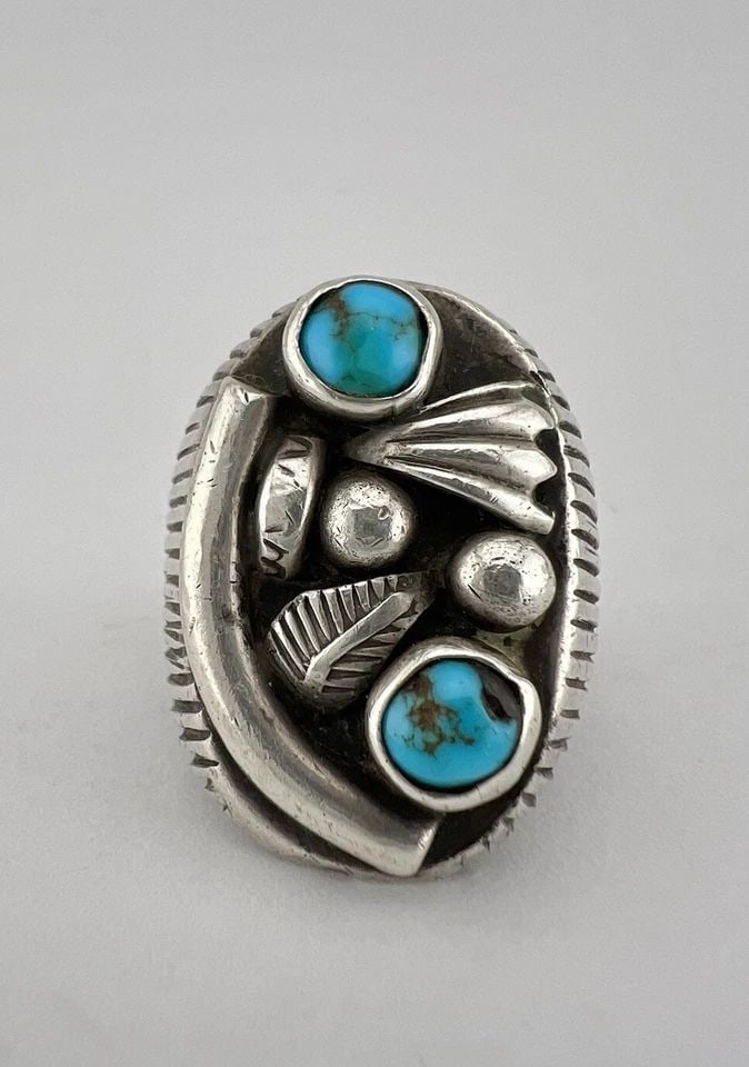 VTG NAVAJO STERLING SILVER NATURAL CERRILLOS TURQUOISE 3D STAMPED MENS RING 21G: VTG NAVAJO STERLING SILVER NATURAL CERRILLOS TURQUOISE 3D STAMPED MENS RING 21G Vtg Navajo Sterling Silver Natural Cerrillos Turquoise 3D Stamped Men's Ring 21g Ring Size: 8.5 - Can Be Resized Weight 