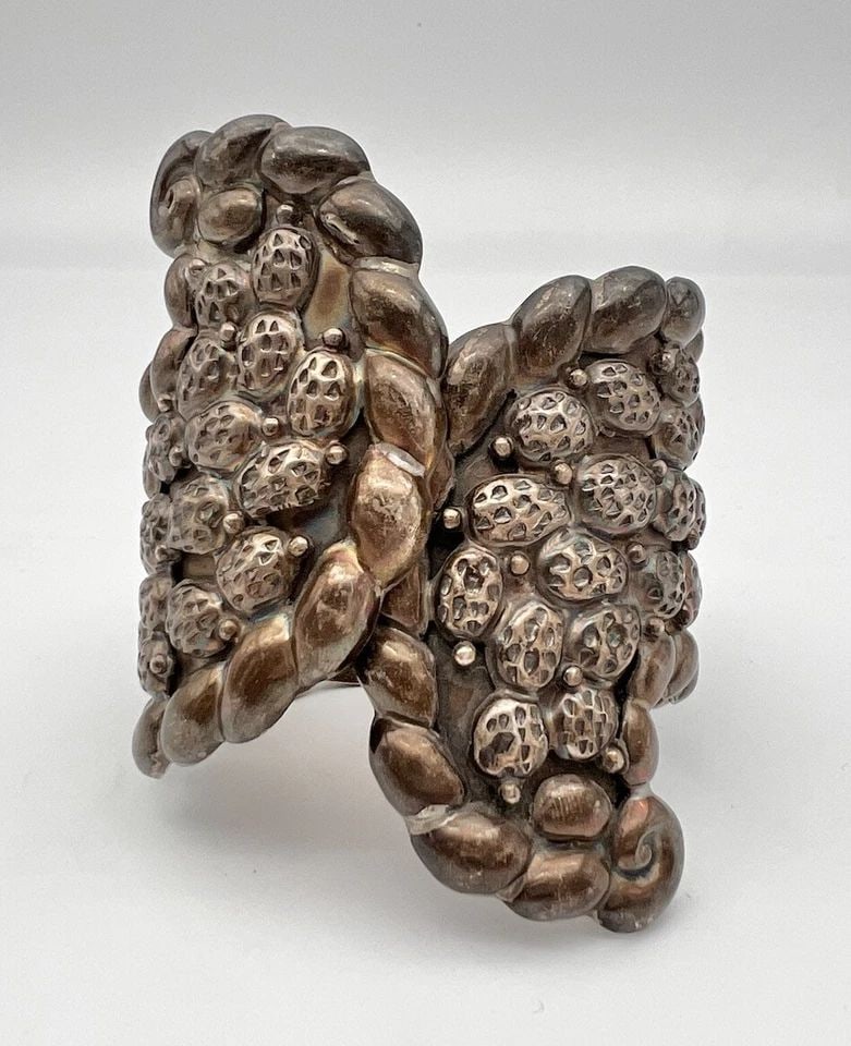 VTG TAXCO MEXICAN STERLING SILVER PRICKLY PEAR CACTUS CLAMPER BRACELET 3.75"-80G: VTG TAXCO MEXICAN STERLING SILVER PRICKLY PEAR CACTUS CLAMPER BRACELET 3.75"-80G Vtg Taxco Mexican Sterling Silver Prickly Pear Cactus Clamper Bracelet 3.75" -80g Will Fit A Wrist From 6" & Up - Adjus