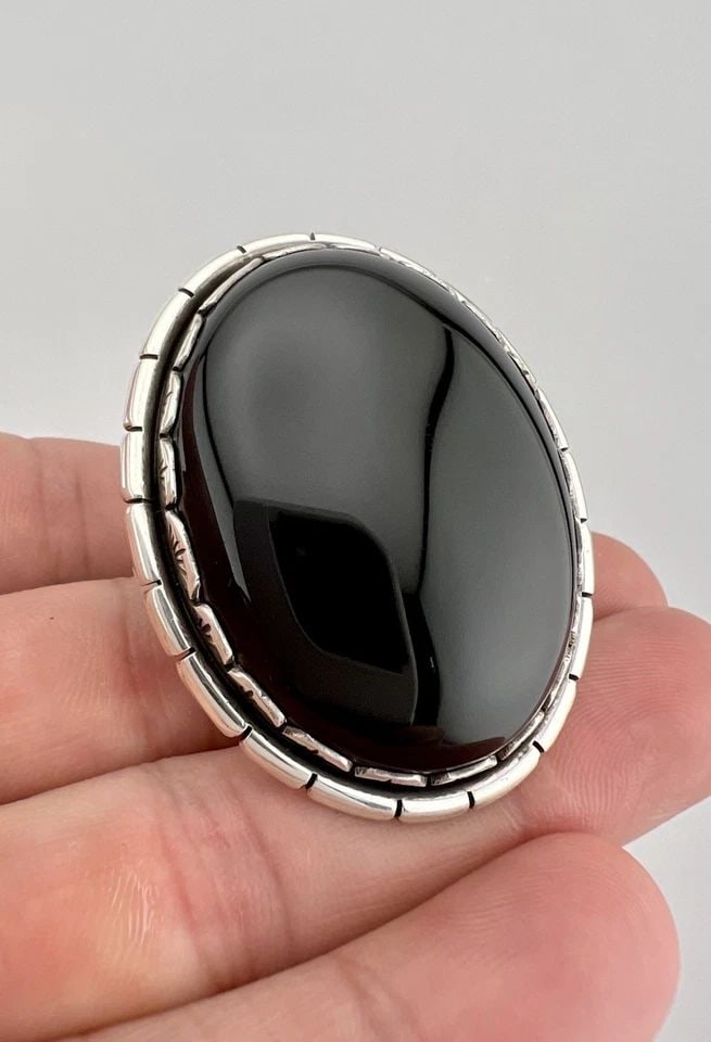 MASSIVE VINTAGE NAVAJO STERLING SILVER BLACK ONYX STAMPED OVAL RING 30.8G (1 of 2)