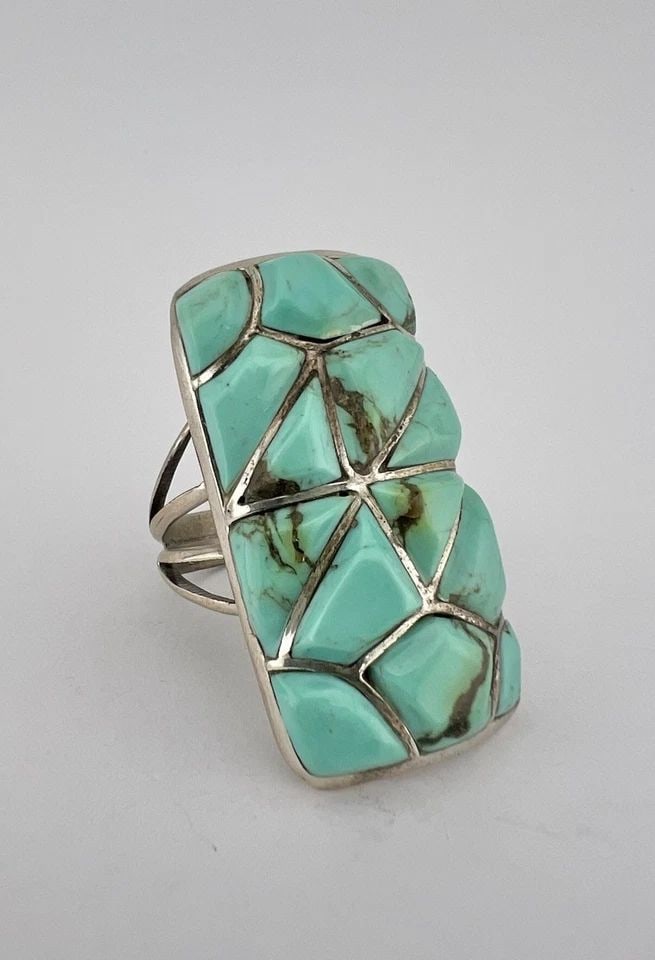 HUGE 1.5" VTG ZUNI STERLING SILVER FISH SCALE TURQUOISE 3D FLUSH INLAY RING: HUGE 1.5" Vtg Zuni Sterling Silver Fish Scale Turquoise 3D Flush Inlay Ring Ring Size: 12 Weight is 14.8 Grams on my scale Metal: Sterling Silver Ring is 1 1/2" Tall In the Center Amazing 3D Flush Inl