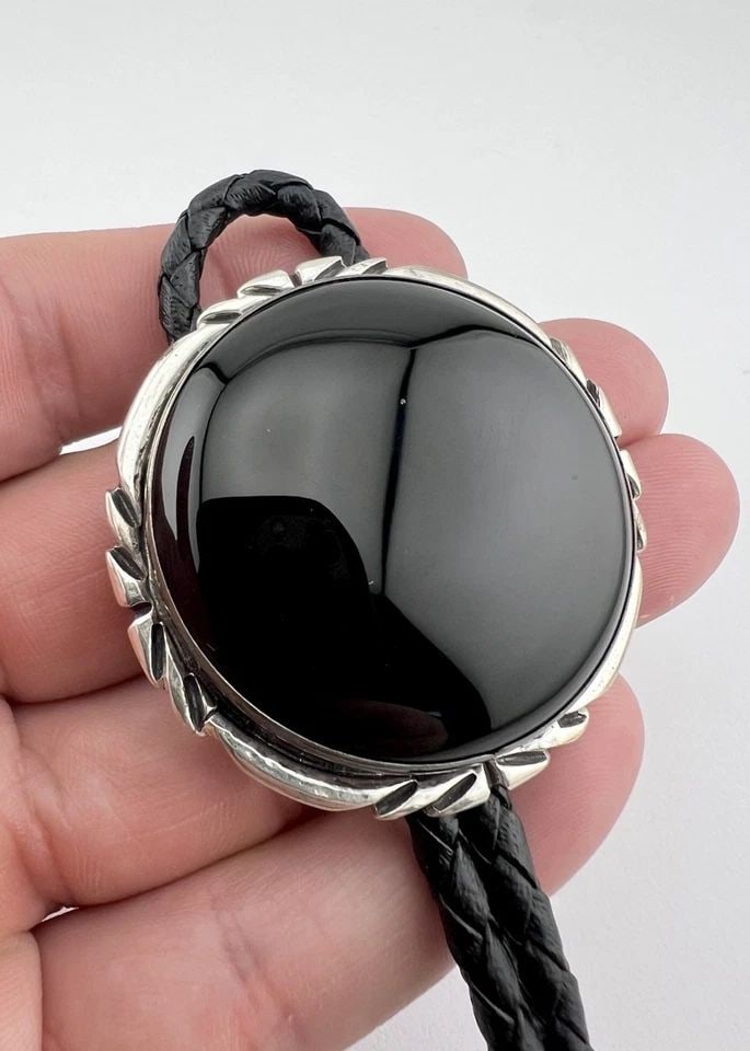 VINTAGE HP NAVAJO STERLING SILVER BLACK ONYX STAMPED ROUND BOLO TIE 1.75" (1 of 2)