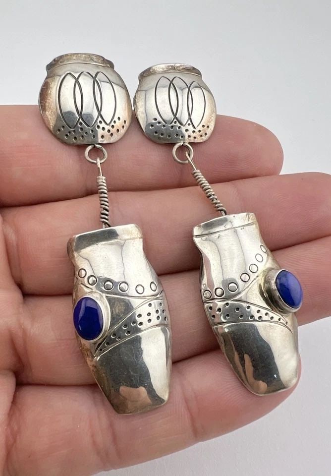 VTG NAVAJO STERLING SILVER LAPIS LAZULI STAMP PUEBLO POT POTTERY EARRINGS 2.75": VTG NAVAJO STERLING SILVER LAPIS LAZULI STAMP PUEBLO POT POTTERY EARRINGS 2.75" Vtg Navajo Sterling Silver Lapis Lazuli Stamped Pueblo Pot Pottery Earrings 2.75" Size: 2 3/4" Tall With Dangle & 3/4" W