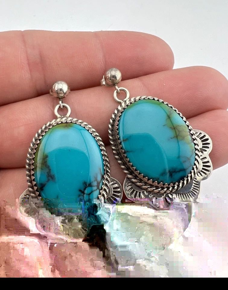 HUGE VTG NAVAJO STERLING SILVER WEBBED KINGMAN TURQUOISE DANGLE EARRINGS 1 5/8": HUGE Vtg Navajo Sterling Silver Webbed Kingman Turquoise Dangle Earrings 1 5/8" Size: 1 5/8" Tall With Dangle & Over 1" Wide Weight is 16.5 Grams on my scale Test Positive For Sterling Silver Amazing 