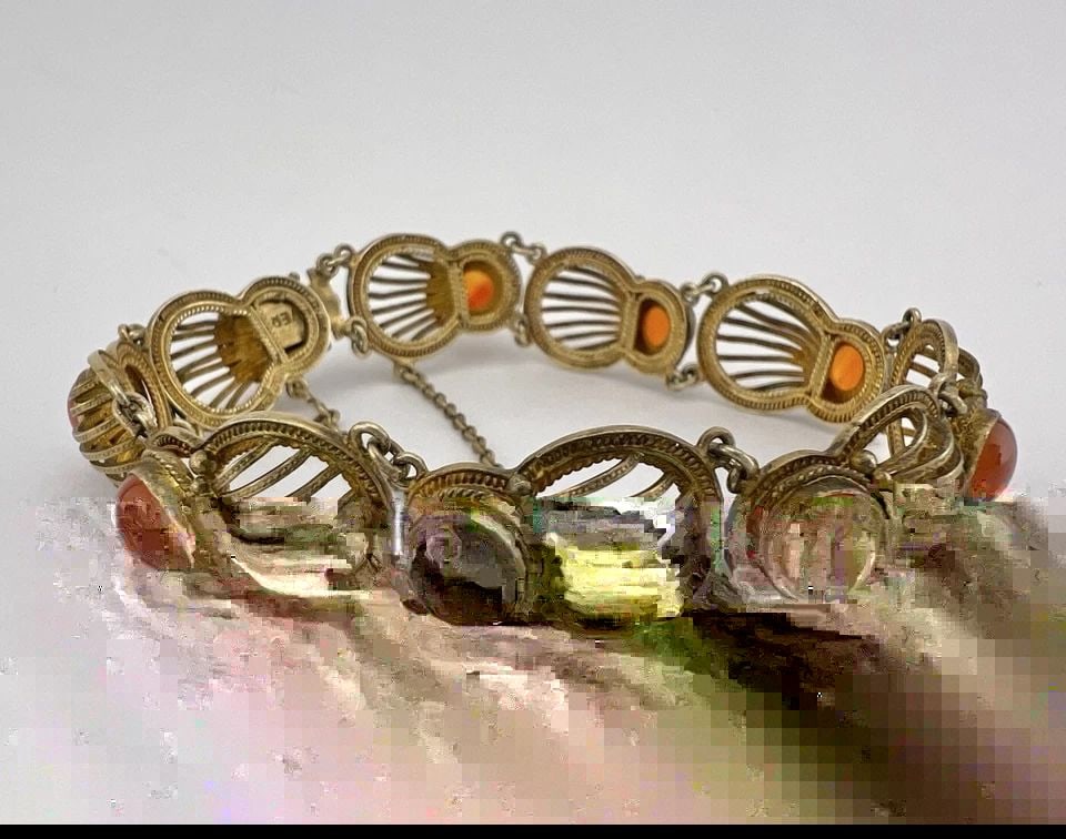 ANTIQUE CHINESE EXPORT GILT SILVER CARNELIAN FLORAL PANEL FILIGREE LINK BRACELET: ANTIQUE CHINESE EXPORT GILT SILVER CARNELIAN FLORAL PANEL FILIGREE LINK BRACELET Antique Chinese Export Gilt Silver Carnelian Floral Panel Filigree Link Bracelet Metal: Gilt Gold - Sterling Silver Wei