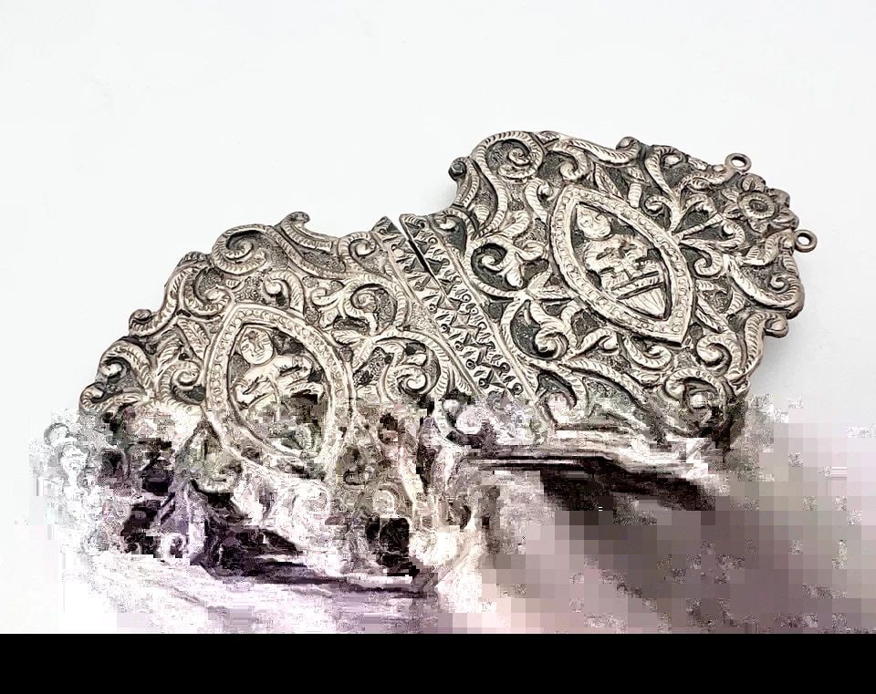 ANTIQUE VINTAGE DECO STERLING 925 SILVER SIAM THAI NURSES CAPE BELT BUCKLE 42.8G: ANTIQUE VINTAGE DECO STERLING 925 SILVER SIAM THAI NURSES CAPE BELT BUCKLE 42.8G Antique Vintage Deco Sterling 925 Silver Siam Thai Nurses Cape Belt Buckle 42.8g Size: 4 1/4" Wide By 2 1/4" Tall Metal