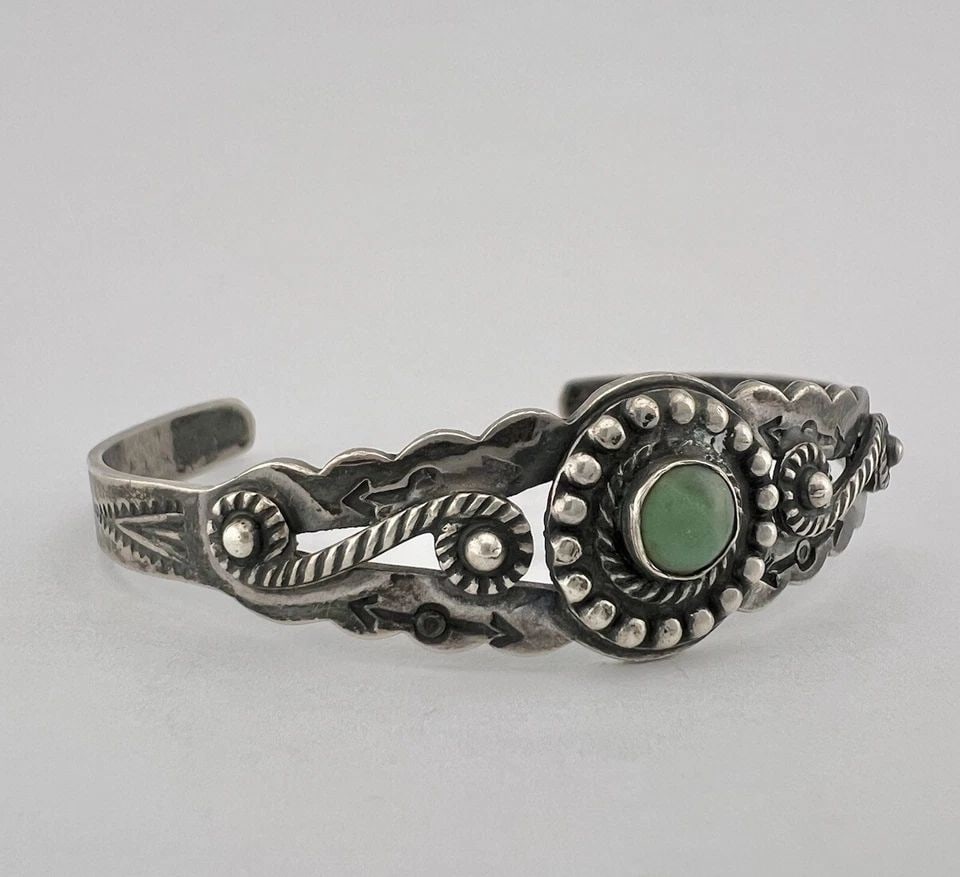 FRED HARVEY ERA NAVAJO STERLING SILVER CERRILLOS TURQUOISE STAMPED CUFF BRACELET: FRED HARVEY ERA NAVAJO STERLING SILVER CERRILLOS TURQUOISE STAMPED CUFF BRACELET Fred Harvey Era Navajo Sterling Silver Cerrillos Turquoise Stamped Cuff Bracelet Cuff is Just Under 5" tip to Tip and h