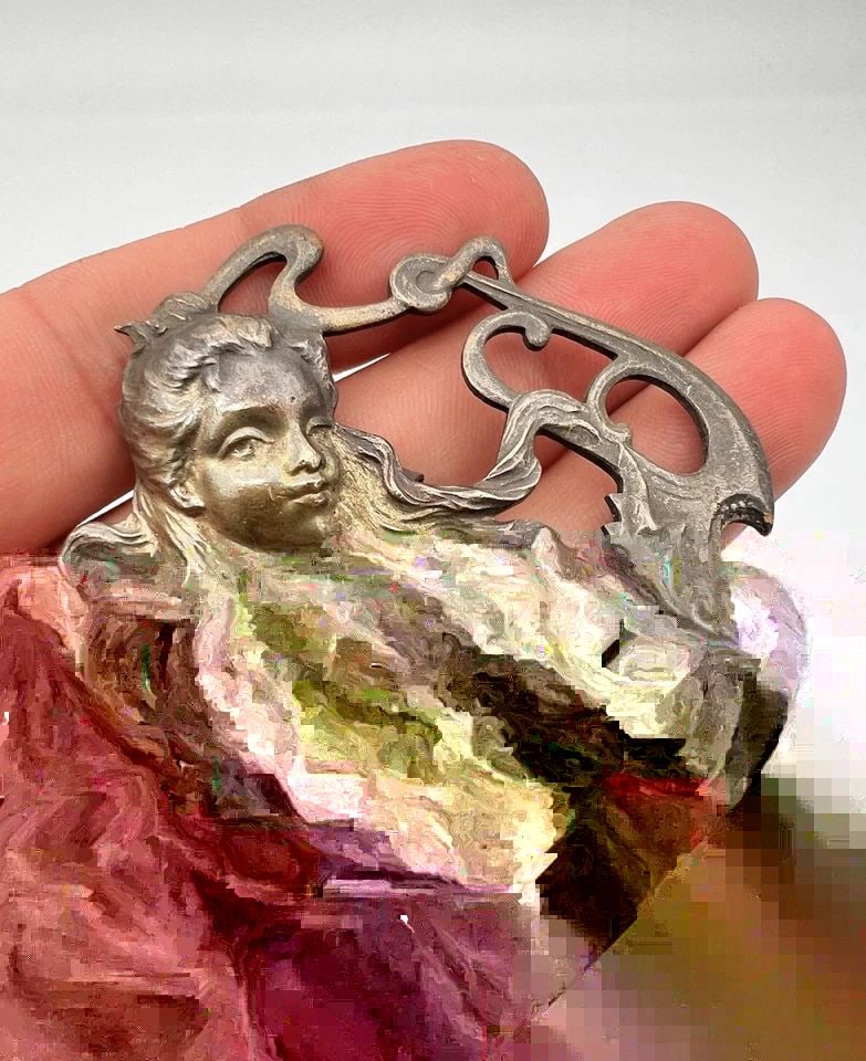 ANTIQUE ART NOUVEAU STERLING SILVER FLOWER & WOMEN REPOUSSE PIN BROOCH 2 3/8": ANTIQUE ART NOUVEAU STERLING SILVER FLOWER & WOMEN REPOUSSE PIN BROOCH 2 3/8" Antique ART NOUVEAU Sterling Silver Flower & Women Repousse Pin Brooch 2 3/8" Size: 2 3/8" Tall by 2 1/4" Wide Weight is 2