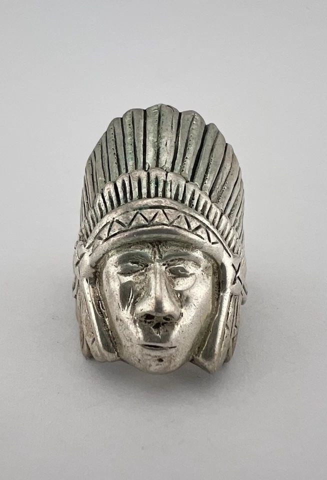 VTG NATIVE AMERICAN STERLING SILVER INDIAN CHIEF HEAD DRESS BIKER MEN RING 24.2G (1 of 2)