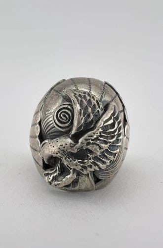 HUGE VINTAGE NAVAJO STERLING SILVER DEEP STAMPED EAGLE DOME MEN'S RING 20.8G: HUGE VINTAGE NAVAJO STERLING SILVER DEEP STAMPED EAGLE DOME MEN'S RING 20.8G HUGE Vintage Navajo Sterling Silver Deep Stamped Eagle Dome Men's Ring 20.8g Ring Size: 10 - Can Be Resized Weight is 20.8 
