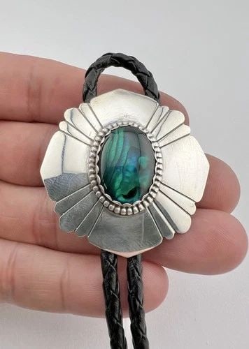 VINTAGE NAVAJO STERLING SILVER GREEN ABALONE STAMPED OVAL BOLO TIE 1 5/8" (1 of 1)