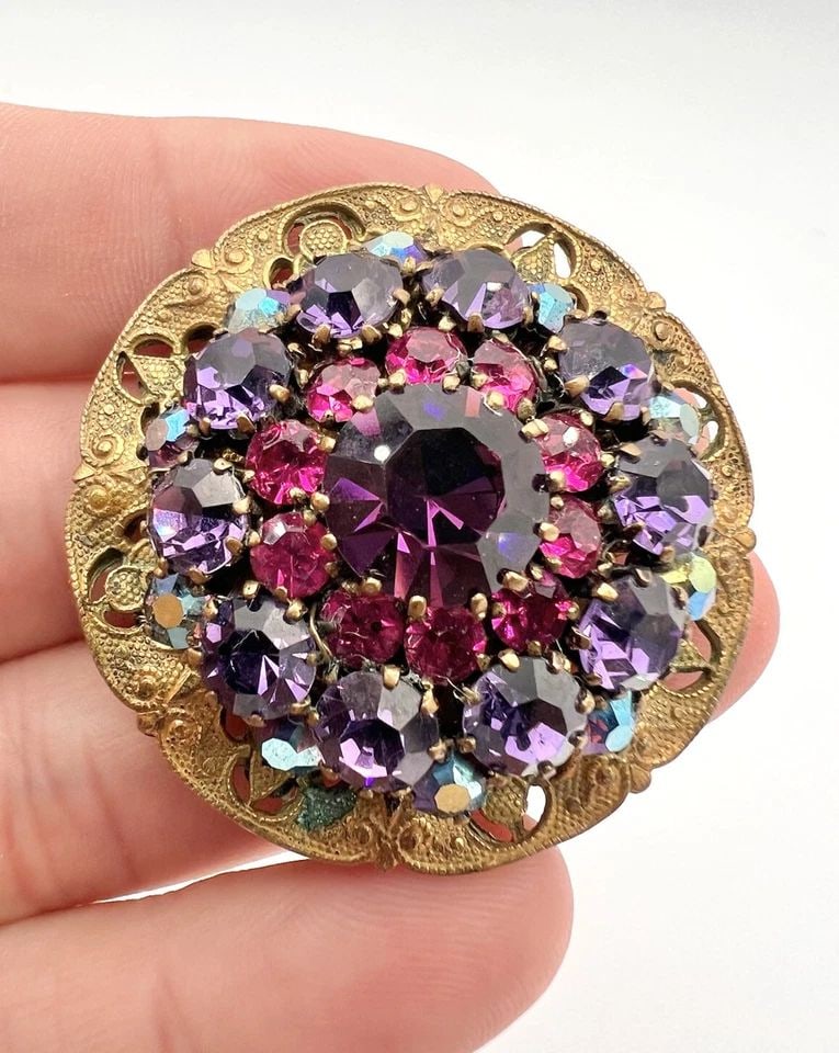 VINTAGE MIRIAM HASKELL PURPLE PINK RHINESTONES GILT GOLD FILIGREE PIN BROOCH (1 of 2)