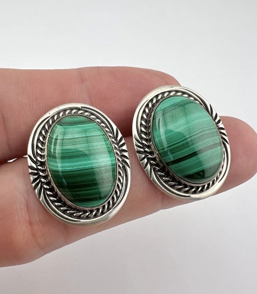 VINTAGE WILL DENETDALE NAVAJO STERLING SILVER MALACHITE OVAL POST EARRINGS: VINTAGE WILL DENETDALE NAVAJO STERLING SILVER MALACHITE OVAL POST EARRINGS Vintage Will Denetdale Navajo Sterling Silver Malachite Oval Post Earrings Size: 1" Tall & 7/8" Wide Weight is 11.4 Grams on 