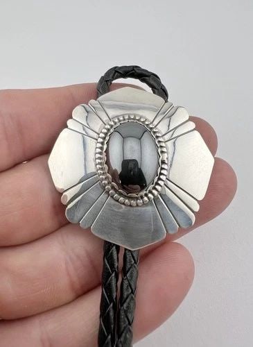 VINTAGE NAVAJO STERLING SILVER HEMATITE STAMPED OVAL BOLO TIE 1 5/8" (1 of 1)