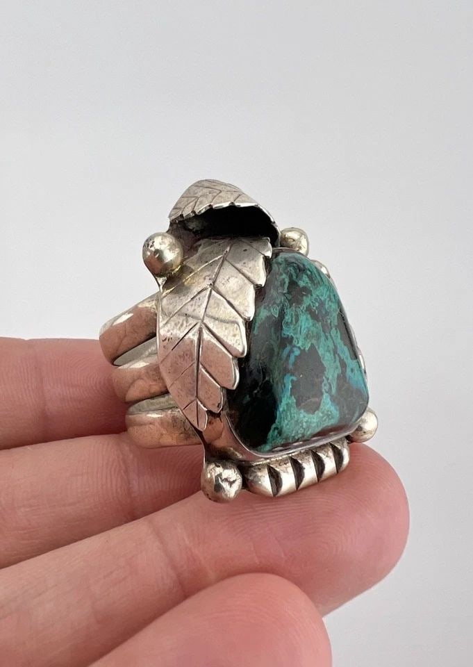 MASSIVE VINTAGE NAVAJO STERLING SILVER NATURAL CHRYSOCOLLA STAMPED RING 21.8G (1 of 1)