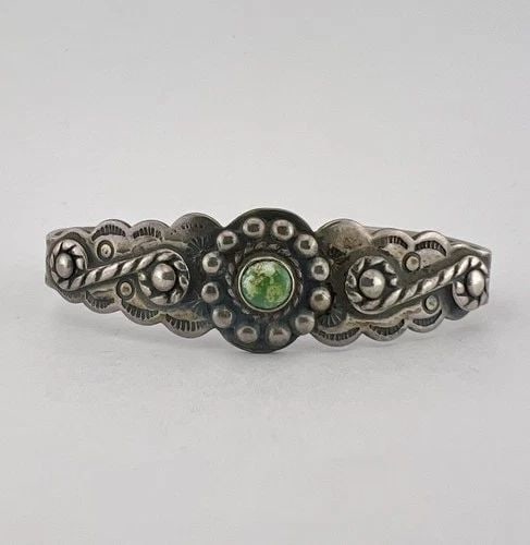 VTG FRED HARVEY NAVAJO STERLING SILVER CERRILLOS TURQUOISE STAMPED CUFF BRACELET: VTG FRED HARVEY NAVAJO STERLING SILVER CERRILLOS TURQUOISE STAMPED CUFF BRACELET Vtg Fred Harvey Navajo Sterling Silver Cerrillos Turquoise Stamped Cuff Bracelet Cuff is Just Under 5 1/4" tip to Tip a