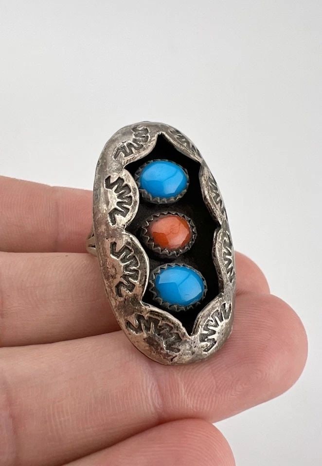 VTG NAVAJO STERLING SILVER BLUE TURQUOISE & RED CORAL STAMPED SHADOWBOX RING: VTG NAVAJO STERLING SILVER BLUE TURQUOISE & RED CORAL STAMPED SHADOWBOX RING Vtg Navajo Sterling Silver Blue Turquoise & Red Coral Stamped Shadowbox Ring Ring Size: 7.25 - Can Be Re Sized Weight is 10