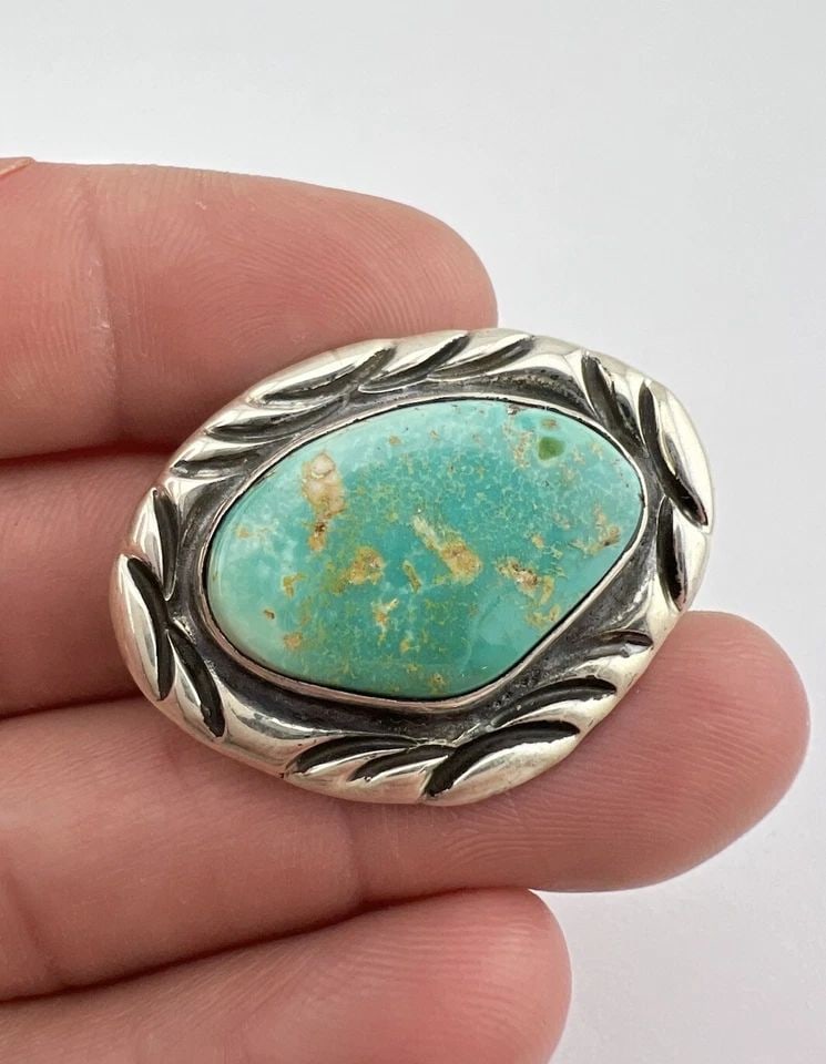 VTG NAVAJO STERLING SILVER ROYSTON TURQUOISE STAMPED CONCHO PIN BROOCH 1 3/8": VTG NAVAJO STERLING SILVER ROYSTON TURQUOISE STAMPED CONCHO PIN BROOCH 1 3/8" Vtg Navajo Sterling Silver Royston Turquoise Stamped Concho Pin Brooch 1 3/8" Size: 1 1/8" Tall by 1 3/8" Wide Metal: Ster