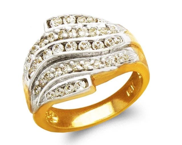 NEW 14K TWO TONE GOLD LADIES FASHION RING: NEW 14K TWO TONE GOLD LADIES FASHION RING LADIES FASHION RING NEW 14K TWO TONE GOLD Apx. WIDTH: 15mm Apx. WEIGHT: 6.9g