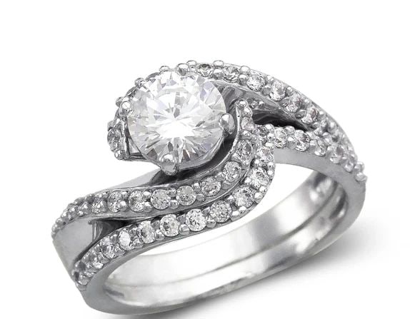 NEW 14K WHITE GOLD LADIES FANCY WHITE SOILTAIRE RING: NEW 14K WHITE GOLD LADIES FANCY WHITE SOILTAIRE RING LADIES FANCY WHITE SOILTAIRE RING NEW 14K WHITE GOLD Apx. WIDTH: 9mm Apx. WEIGHT: 6.7g
