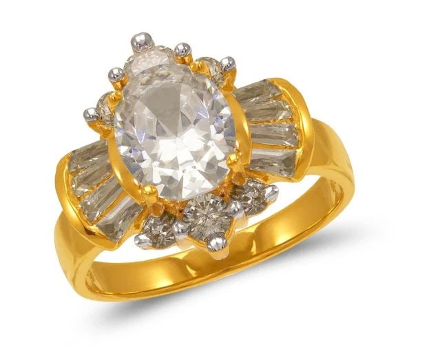 NEW 14K TWO TONE GOLD LADIES FASHION SOLITAIRE RING: NEW 14K TWO TONE GOLD LADIES FASHION SOLITAIRE RING LADIES FASHION SOLITAIRE RING NEW 14K TWO TONE GOLD Apx. WIDTH: 8mm Apx. WEIGHT: 5.6g