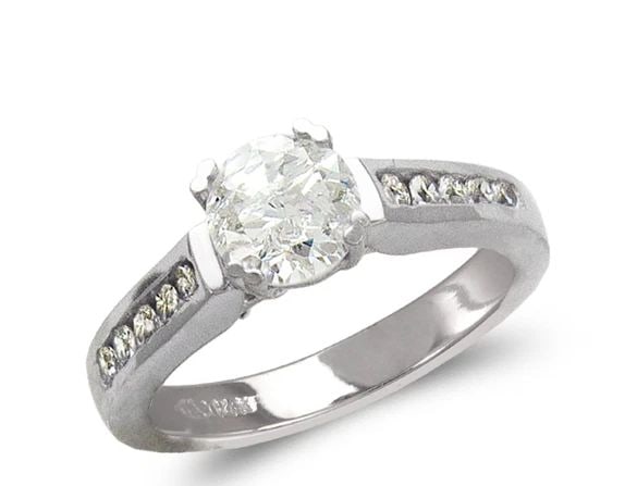 NEW 14K WHITE GOLD LADIES FASHION WHITE SOLITAIRE RING: NEW 14K WHITE GOLD LADIES FASHION WHITE SOLITAIRE RING LADIES FASHION WHITE SOLITAIRE RING NEW 14K WHITE GOLD Apx. WIDTH: 3mm Apx. WEIGHT: 5.2g