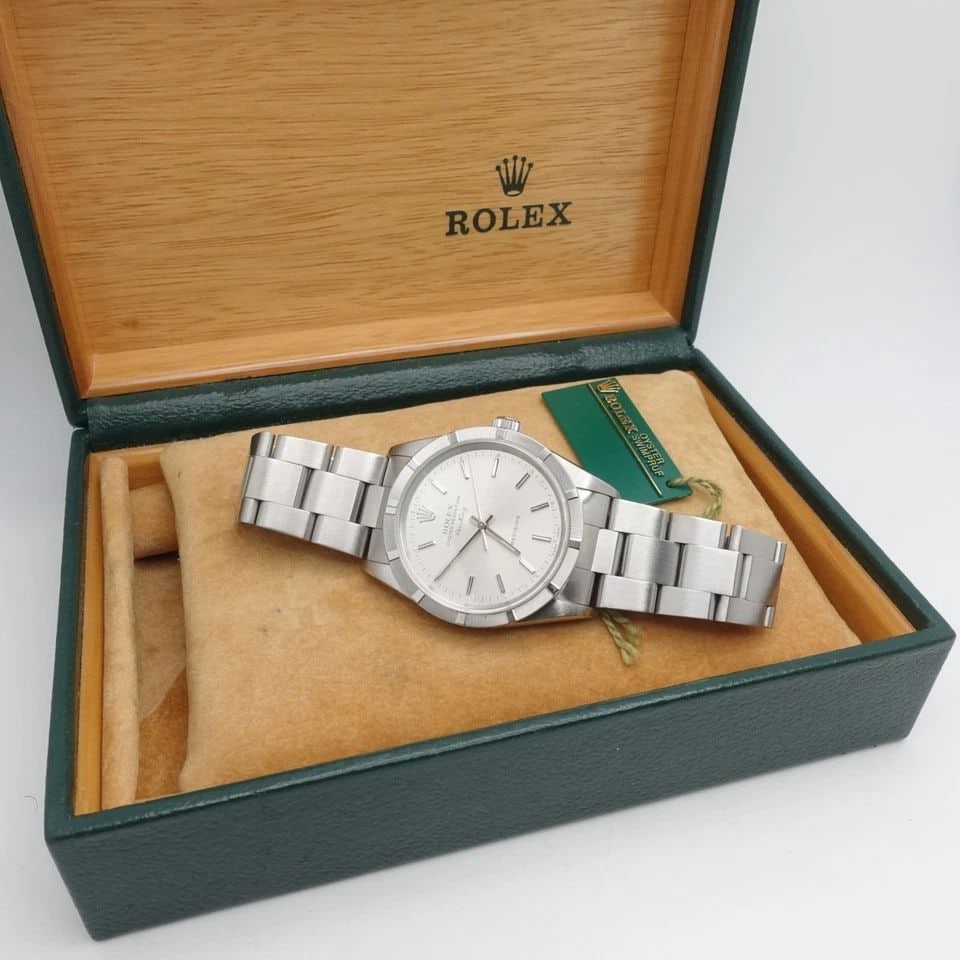ROLEX AIR KING 14010 STAINLESS STEEL AUTOMATIC WATCH - 34MM ETCHED BOX & PAPER: ROLEX AIR KING 14010 STAINLESS STEEL AUTOMATIC WATCH - 34MM ETCHED BOX & PAPER Rolex Air King Precision Reference - 14010 Oyster Perpetual Stainless Steel Case Size - 34mm Fits up to 7.5" Wrist Year -