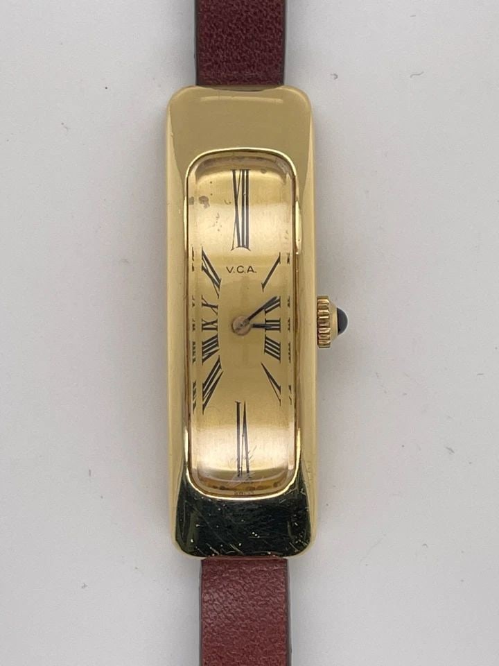 VAN CLEEF & ARPELS H2729 18K GOLD BRACELET HAND WINDING WATCH - 13MM X 40MM: VAN CLEEF & ARPELS H2729 18K GOLD BRACELET HAND WINDING WATCH - 13MM X 40MM Van Cleef & Arpels 18K Yellow Gold Hand Winding Bracelet Watch Case Size - 13mm x 40mm Reference - H2729 Case # 101624 Seria