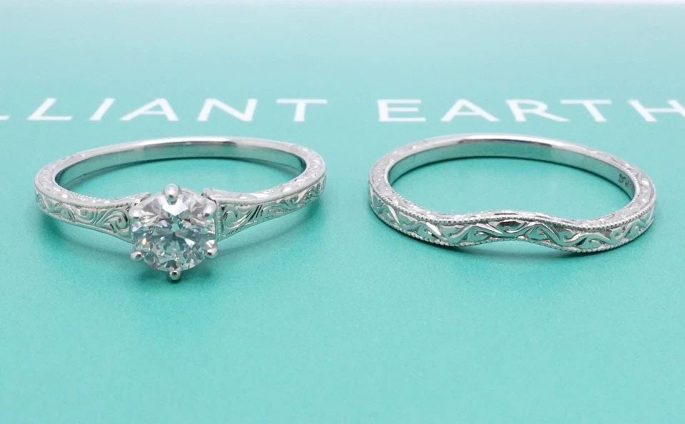 BRILLIANT EARTH 0.46 CT F COLOR SI1 PLATINUM DIAMOND ENGAGEMENT RING SIZE 7 GIA: BRILLIANT EARTH 0.46 CT F COLOR SI1 PLATINUM DIAMOND ENGAGEMENT RING SIZE 7 GIA Brilliant Earth Platinum 950 Hudson Natural Round Diamond Solitaire Engagement Ring Size - O.46 Carat Color - F Clarity 