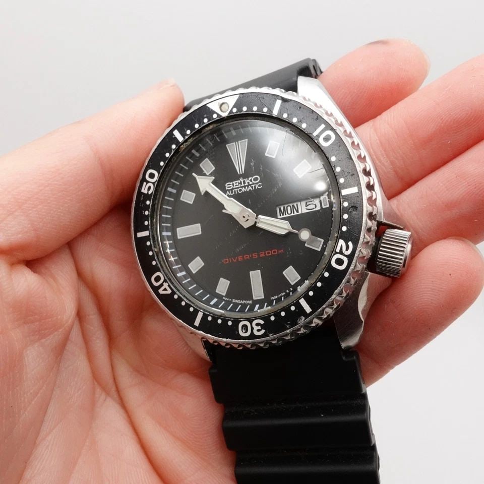 SEIKO SCUBA DIVER 7S26-0029 BLACK DIAL AUTOMATIC WATCH - 42MM (1 of 2)