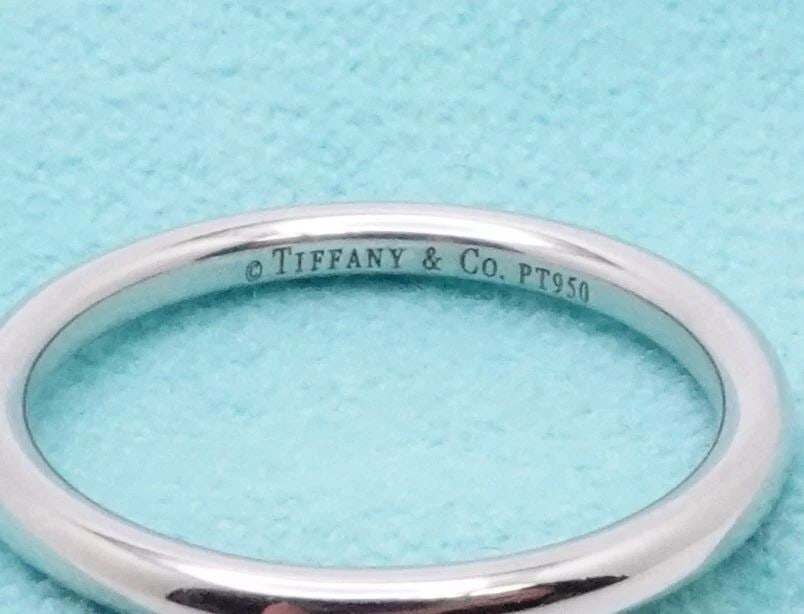 TIFFANY & CO. PLATINUM CLASSIC WEDDING BAND RING - 1.5MM - SIZE 2.5 (1 of 2)