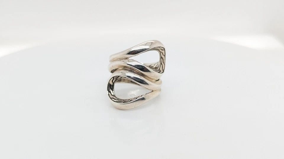 JOHN HARDY STERLING SILVER CLASSIC CHAIN ASLI TWIST BAND RING - SIZE 6: JOHN HARDY STERLING SILVER CLASSIC CHAIN ASLI TWIST BAND RING - SIZE 6 John Hardy Sterling Silver Classic Chain Asli Twist Ring Size 6 Total Weight -8.3 Grams Great Condition