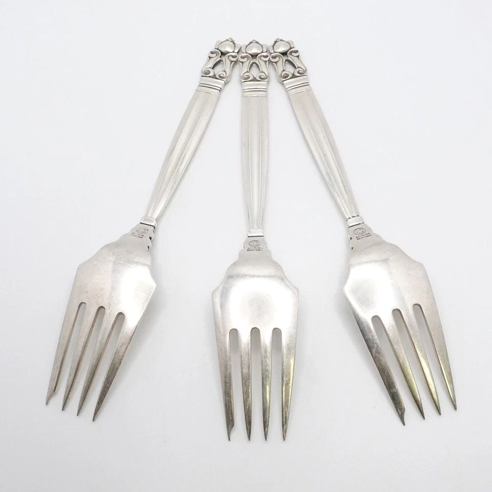 GEORG JENSEN JOHAN ROHDE STERLING SILVER ACORN SALAD FORK 6.69": GEORG JENSEN JOHAN ROHDE STERLING SILVER ACORN SALAD FORK 6.69" Vintage Georg Jensen Design by Johan Rohde Sterling Silver Acorn Pattern Salad Fork Length - 6.69" Est. Retail - $220 USD per fork Est. 