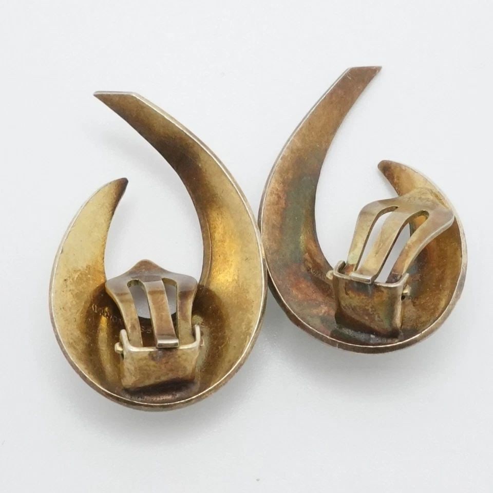 HROAR PRYDZ STERLING SILVER NORWAY GUILLOCHE WHITE ENAMEL CLIP ON DROP EARRINGS (1 of 2)