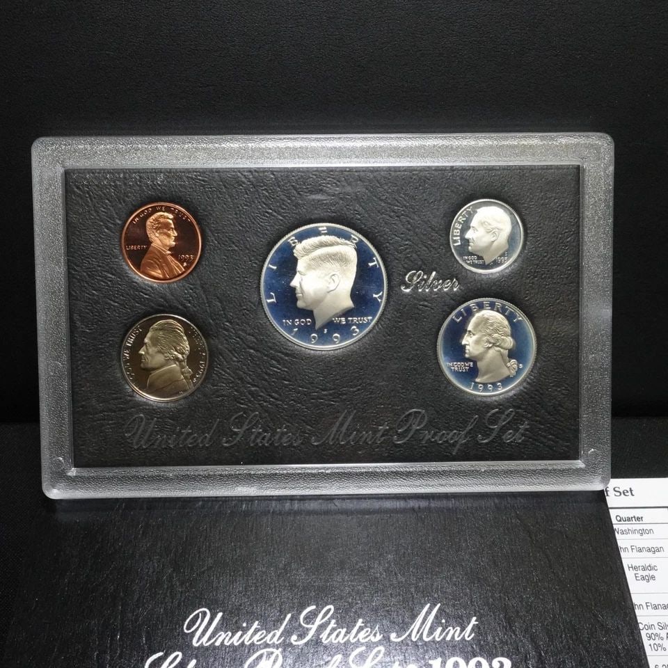1993 S U.S MINT SILVER PROOF SET OGP COA: 1993 S U.S MINT SILVER PROOF SET OGP COA 1993 S U.S Mint Silver Proof Set The following 5 coins included: [1] Half Kennedy Dollar 90% Silver (12.500g) [1]Washington Quarter, 90% Silver (6.250g) [1] Ro