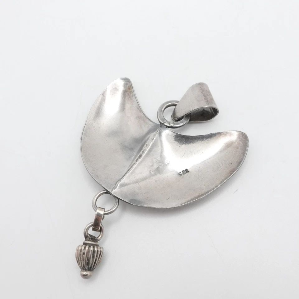 STERLING SILVER ETCHED CRESCENT MOON SHIELD ANIMAL ETCHED LARGE PENDANT 3": STERLING SILVER ETCHED CRESCENT MOON SHIELD ANIMAL ETCHED LARGE PENDANT 3" Sterling Silver Crescent Moon Shield Animal Etched Large Pendant Total Length - 3" Bail Size (HxW) - 13mm x 9mm Total Weight 