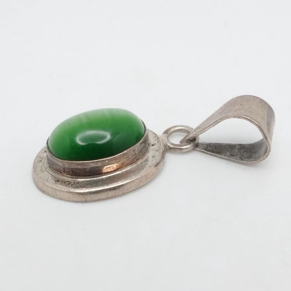 TAXCO STERLING SILVER OVAL CHRYSOBERYL CAT EYE PENDANT (1 of 1)