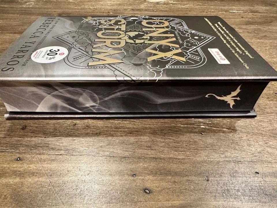 ONYX STORM - TARGET EXCLUSIVE EDITION - BY REBECCA YARROS (HARDCOVER) - NEW (1 of 1)