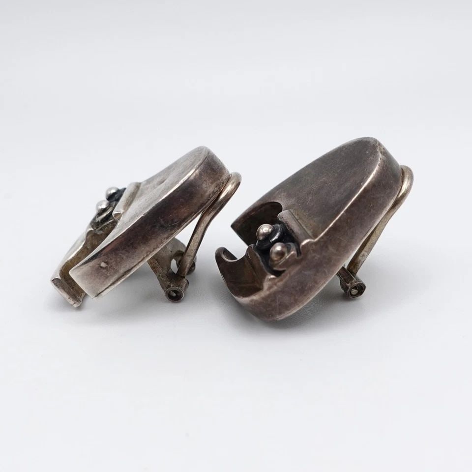 OP SILVER 950 ASYMMETRICAL CLIP-ON DROP EARRINGS - 1" (1 of 2)