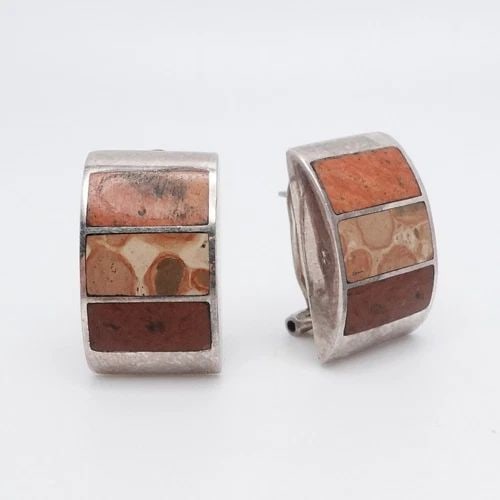 SILVER 950 BROWN MULTI GEMSTONE INLAY RECTANGLE CLIP ON STUD EARRINGS 3/4": SILVER 950 BROWN MULTI GEMSTONE INLAY RECTANGLE CLIP ON STUD EARRINGS 3/4" Vintage Silver 950 Brown Multi Gemstone Rectangle Clip On Stud Earrings Height - 0.75" Length - 0.50" Total Weight - 9.5 Gram