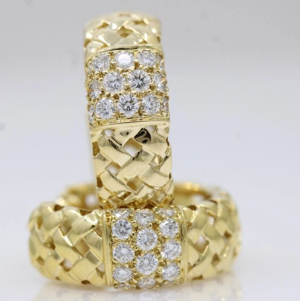 TIFFANY & CO. VANNERIE 18K YELLOW GOLD 1.25 TCW DIAMOND HOOP EARRINGS 15.3 GR: TIFFANY & CO. VANNERIE 18K YELLOW GOLD 1.25 TCW DIAMOND HOOP EARRINGS 15.3 GR TIFFANY & CO. VANNERIE 18K YELLOW GOLD 1.25 TCW DIAMOND HOOP EARRINGS 15.3 GR Description Tiffany & Co. Vannerie 18K Yello