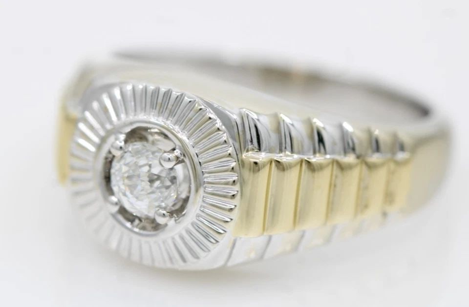 CROWN OF LIGHT 14K TWO TONE 0.70CT NATURAL DIAMOND ROLEX RING SIZE 13 - 14.4 GR: CROWN OF LIGHT 14K TWO TONE 0.70CT NATURAL DIAMOND ROLEX RING SIZE 13 - 14.4 GR Description Crown Of Light 14K Two Tone 0.70ct Natural Diamond Rolex Ring Ring is in good condition. May show signs of w