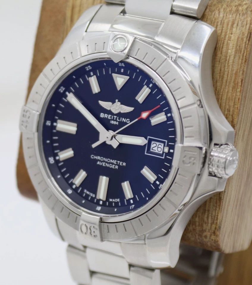 BREITLING CHRONOMETER AVENGER 43MM BLACK DATE DIAL AUTOMATIC WATCH A17318: BREITLING CHRONOMETER AVENGER 43MM BLACK DATE DIAL AUTOMATIC WATCH A17318 Description Breitling Chronometer Avenger 43mm Black Date Dial Automatic Watch A17318 The watch has been used previously. The 