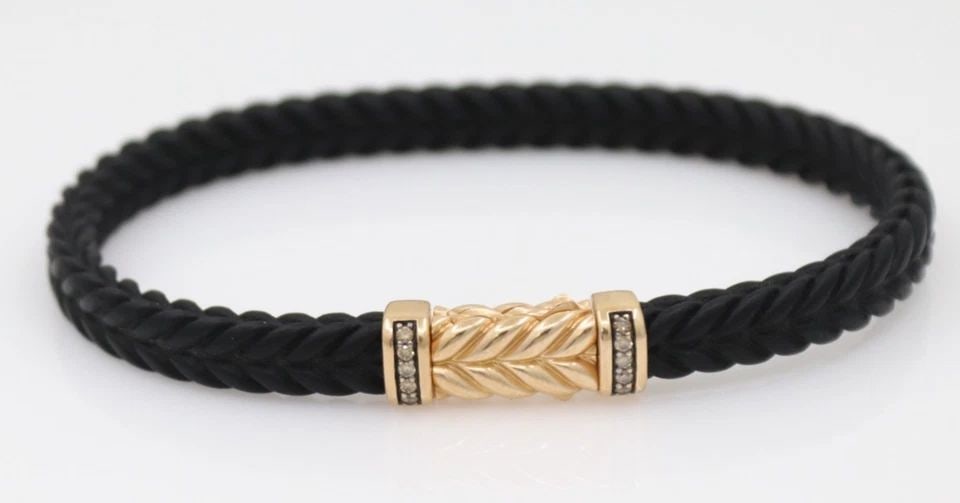 DAVID YURMAN 18K ROSE GOLD & COGNAC DIAMONDS 6MM CHEVRON BLACK RUBBER BRACELET: DAVID YURMAN 18K ROSE GOLD & COGNAC DIAMONDS 6MM CHEVRON BLACK RUBBER BRACELET Description David Yurman 18K Rose Gold & Cognac Diamonds 6mm Chevron Black Rubber Bracelet Bracelet is in good condition.