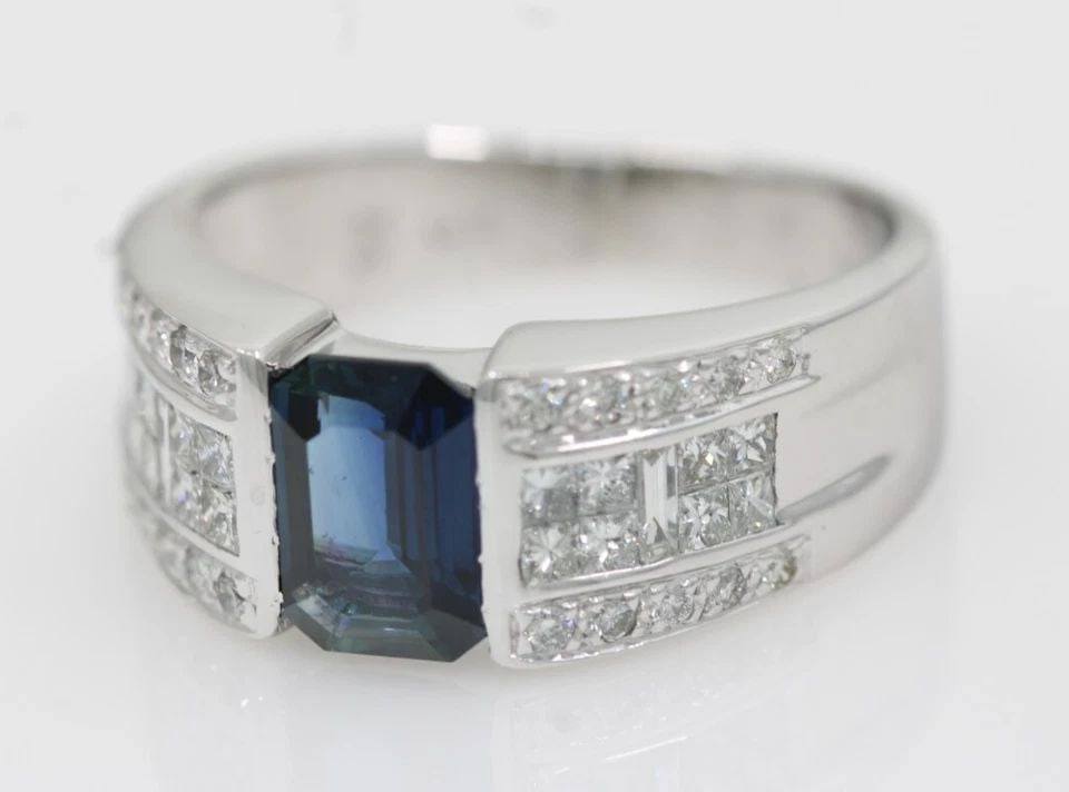 LEVIAN 18K WHITE GOLD BLUE SAPPHIRE & DIAMOND RING SIZE 8 - 7.3 GRAMS: LEVIAN 18K WHITE GOLD BLUE SAPPHIRE & DIAMOND RING SIZE 8 - 7.3 GRAMS LEVIAN 18K WHITE GOLD BLUE SAPPHIRE & DIAMOND RING SIZE 8 - 7.3 GRAMS Description LeVian 18K White Gold Blue Sapphire & Diamond Ri
