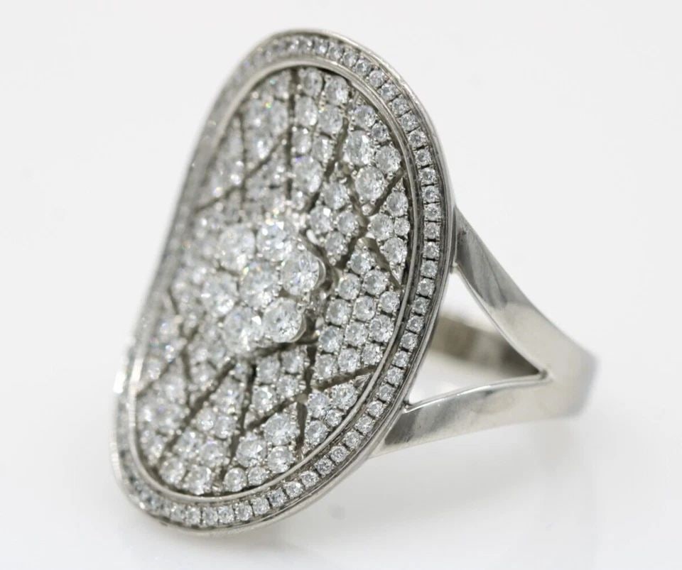 VINTAGE 14K WHITE GOLD 2.58 TCW NATURAL DIAMOND COCKTAIL RING SIZE 7 - 10.8 GR: VINTAGE 14K WHITE GOLD 2.58 TCW NATURAL DIAMOND COCKTAIL RING SIZE 7 - 10.8 GR VINTAGE 14K WHITE GOLD 2.58 TCW NATURAL DIAMOND COCKTAIL RING SIZE 7 - 10.8 GR Description Vintage 14k White Gold 2.58 tc
