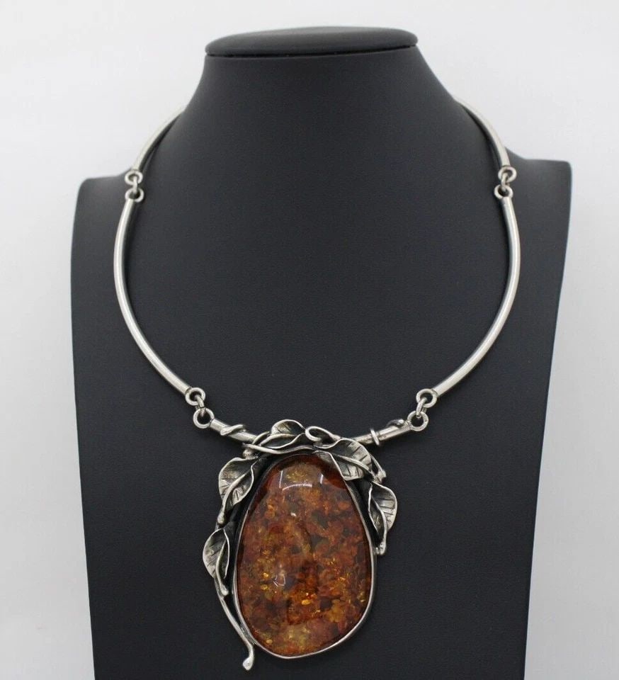 VINTAGE STERLING SILVER HUGE BALTIC AMBER PENDANT NECKLACE 15" CHOKER (1 of 2)