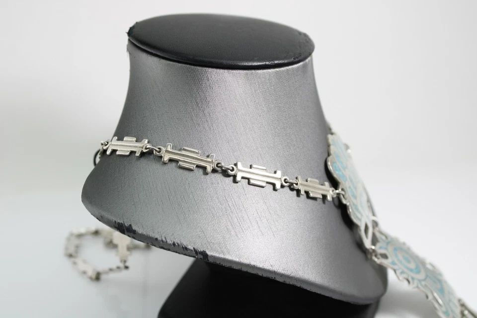LARGE VINTAGE TAXCO 950 STERLING MOSAIC TURQUOISE PENDANT NECKLACE 75.2 G: LARGE VINTAGE TAXCO 950 STERLING MOSAIC TURQUOISE PENDANT NECKLACE 75.2 G LARGE VINTAGE TAXCO 950 STERLING MOSAIC TURQUOISE PENDANT NECKLACE 75.2 G Description Large Vintage Taxco 950 Sterling Mosaic 
