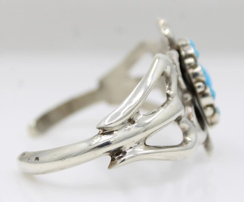 F.L.BEGAY STERLING SILVER NAVAJO TURQUOISE CUFF BRACELET 5 3/4" - 38.7 GRAMS: F.L.BEGAY STERLING SILVER NAVAJO TURQUOISE CUFF BRACELET 5 3/4" - 38.7 GRAMS Description F.L.BEGAY Sterling Silver Navajo Turquoise Cuff Bracelet Bracelet is in good condition. May show signs of wear 