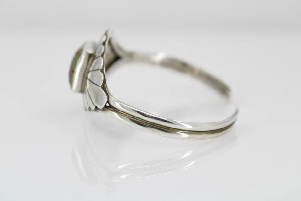 CHARLENE YAZZI NAVAJO STERLING SILVER LIGHT GREEN TURQUOISE CUFF BRACELET 12.8 G: CHARLENE YAZZI NAVAJO STERLING SILVER LIGHT GREEN TURQUOISE CUFF BRACELET 12.8 G Description Charlene Yazzie Navajo Sterling Silver Light Green Turquoise Cuff Bracelet Item is in great condition. May 