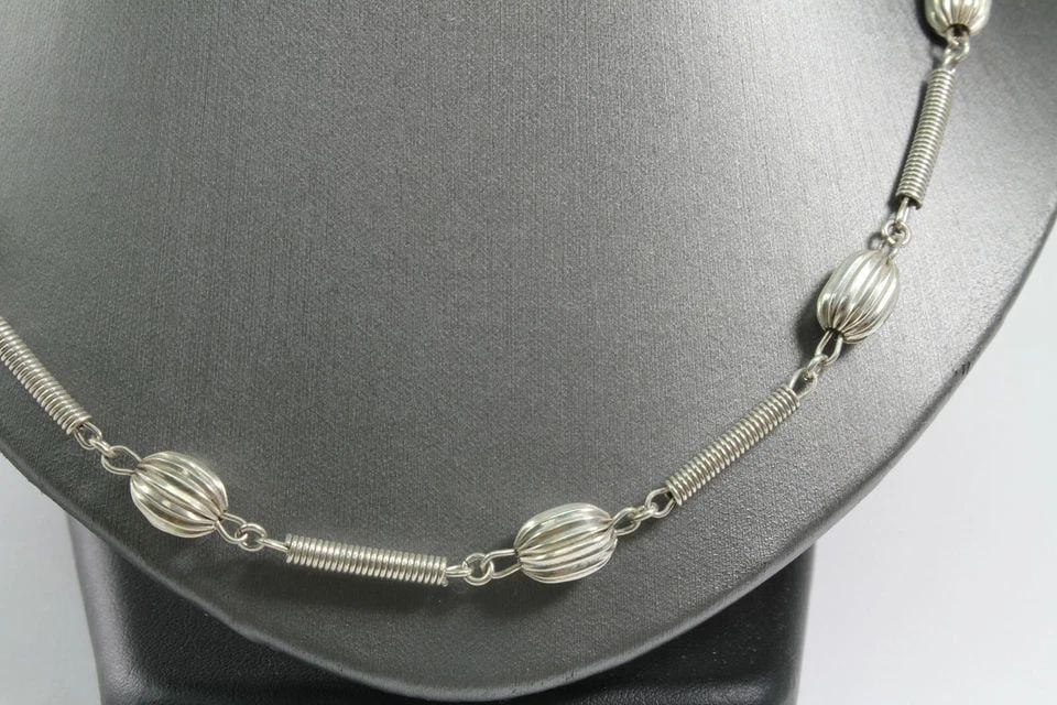 STERLING SILVER 950 ARTISAN DESIGN COILED BAR LINK & BEAD NECKLACE 30": STERLING SILVER 950 ARTISAN DESIGN COILED BAR LINK & BEAD NECKLACE 30" Description Sterling Silver 950 Artisan Design Coiled Bar Link & Bead Necklace Item is great condition. May show signs of wear/ a